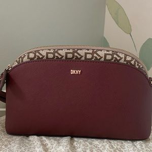 dkny logo bryant dome crossbody